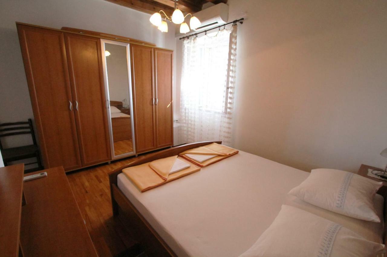 Seafront Guest house *